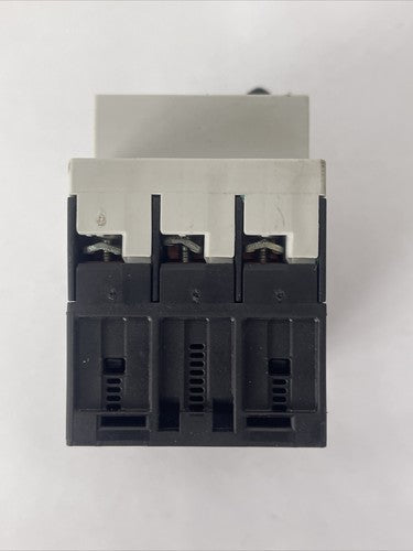SIEMENS 3RV1011-1FA15 MOTOR PROTECTION CLASS 10 600VAC 5HP 65A TRIP 3.5-5A1