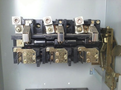 GE TH4324 MODEL 7 FUSIBLE SAFETY SWITCH 3P 200A 240V 60 TYPE 1 INDOOR ENCLOSURE5