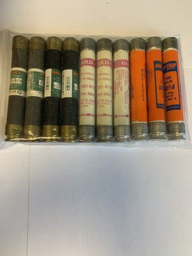 Lot of 10 Assorted 1 8/10A 600V Fuses0