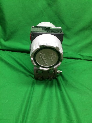 MOORE XTC PRESSURE TRANSMITTER CONTROLLER 340D3AH12BNNN133