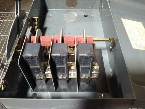 SQ. D HU364, SER. D2, SAFETY SWITCH, 200A, 600VAC/250DC, 3PH, MAX H.P. 150  USED6