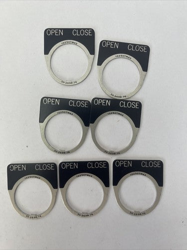 CUTLER HAMMER EATON 10250TM43 OPEN CLOSE LEGEND PLATE 30-2698-76 (LOT OF 7)0