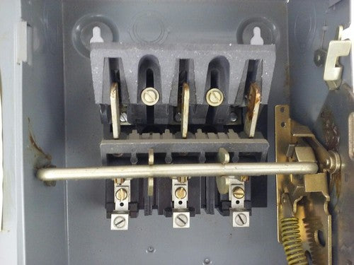 WESTINGHOUSE HU-322 SAFETY SWITCH 60A, 240V, 3P, NON FUSIBLE, 15-30 H.P., NEW5