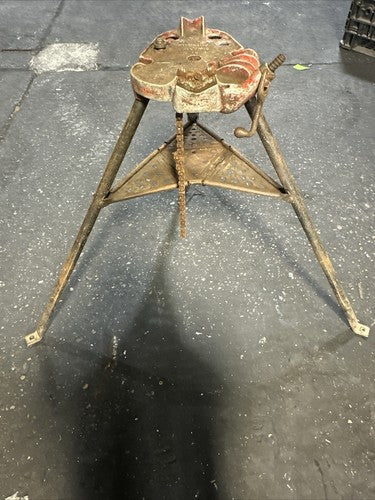 RIDGID NO 450 CHAIN PIPE VISE TRISTAND 1/8 TO 50