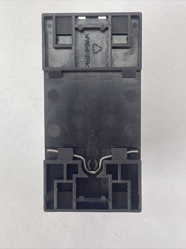 SIEMENS 3RV1011-1CA15 MOTOR PROTECTION CLASS 10 600VAC 2HP 33A TRIP 1.8-2.5A5