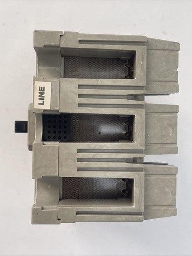 ITE HE3A003 MOTOT CIRCUIT INTERRUPTER 3AMP 480VAC 3POLE TYPE HE ETI4