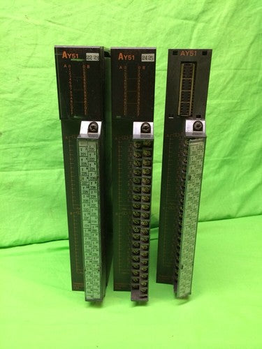 LOT OF 3 MITSUBISHI ELECTRIC MELSEC AY51 12/24VDC OUTPUT UNIT AY510