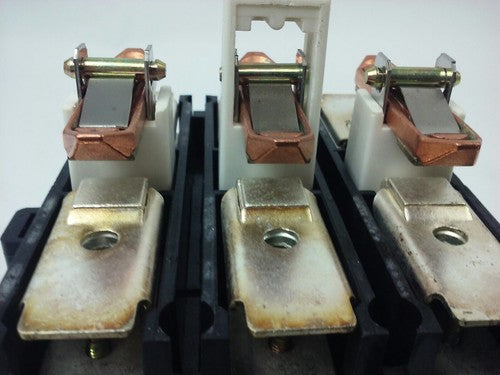 ABB EH160 CONTACTOR, 3PH, 3P BREAKING, 600V, 50-150H.P., 190A, CHIP PLASTIC3