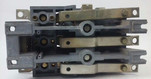 WESTINGHOUSE GCA4530 AC CONTACTOR, 600V MAX, FLA 260A-LRA 1500A, 120V COIL, USED10