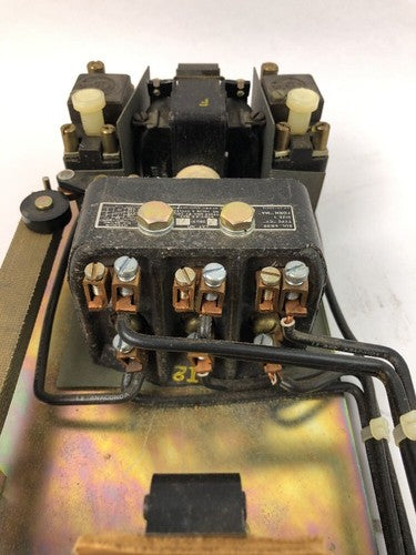 CLARK CONTROLLER CO. X3OU31 REVERSING MAGNETIC STARTER, 110/220/440/600V, NEW8