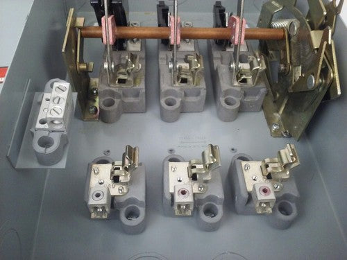 FPE 1132R FUSIBLE HEAVY DUTY SAFETY SWITCH 3P, 100A, 240VAC, 4 WIRE, 30HP7