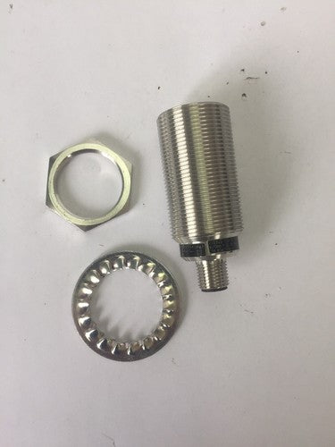 IFM EFECTOR 110340 INDUCTIVE SENSOR IIK2015BABOZ/SL/LS 20-250V AC/DC (LOT OF 2)0