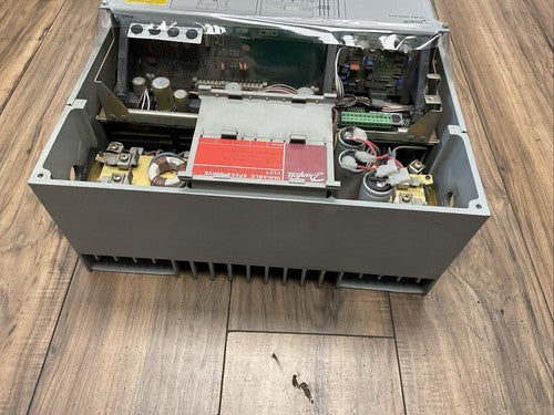 DANFOSS VLT 205 175F3028 012702G209 VARIABLE SPEED DRIVE OUT 3X0-460/500VAC 9/8A4