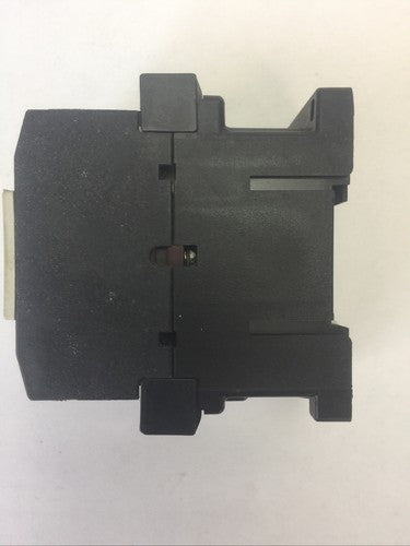 KLOCKNER MOELLER STARTER DIL 0M CONTACTOR 3POLE 250VDC 35A 15HP COIL 240V 60HZ5