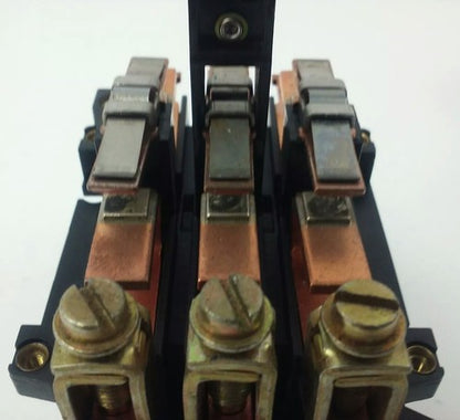 ALLEN BRADLEY 100-A45NZ*3 SER. B, CONTACTOR, 3PH, 600V, 45A, 40HP, 660/690V 22kW3