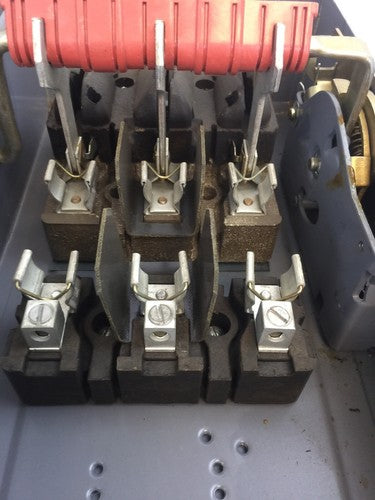 SQUARE D H322A FUSIBLE SAFETY SWITCH SERIES A2 240VAC 250VDC 60AMP 10HP 3 POLE9