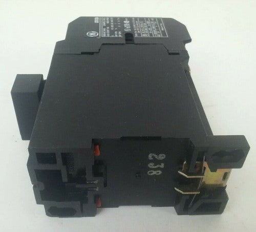 GENERAL ELECTRIC CR7ZA CONTACTOR 600V 25A 3PH 7.5HP 24VDC COIL W/ CR7XS13J 5