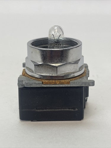 CUTLER HAMMER 10250T182 STD. IND. LIGHT TRANS. 1 HOLE MTG. 240V 50-60HZ4