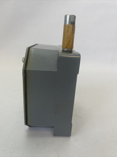 CUTLER HAMMER 10316H178A2 ROTATING SHAFT LIMIT SWITCH NEMA 1 R.H. SHAFT EXT.6