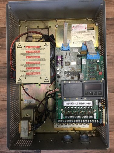 ALLEN BRADLEY 1336-B025-EAF-L3-S1 CONSTANT TORQUE 3-PHASE AC DRVE SERIES A7