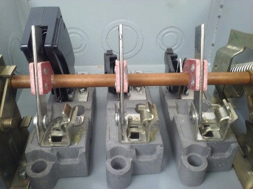 FPE 1132R FUSIBLE HEAVY DUTY SAFETY SWITCH 3P, 100A, 240VAC, 4 WIRE, 30HP8