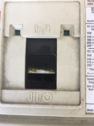 CUTLER HAMMER CIRCUIT BREAKER KD4400F 400A 4P 600VAC 250VDC KT3300T SNT3P11K4