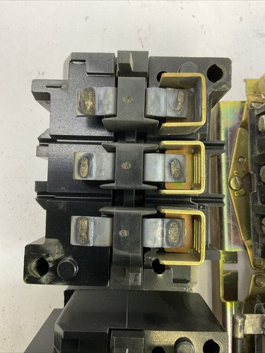 SQUARE D 8702SD02 REVERSING CONTACTOR SER A 600V 25HP 31063-409-38 COIL 120V 60H7