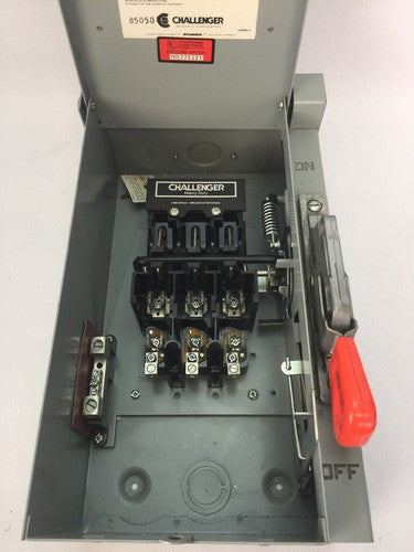 CHALLENGER RHDN321SN HEAVY DUTY SAFETY SWITCH 240VAC 30AMP 3PH 7-1/2HP RAINPROOF8