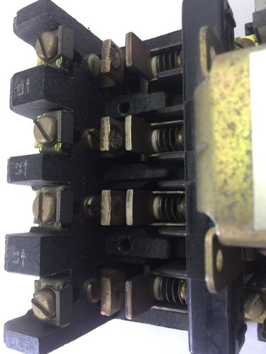 SQUARE D 8502 C0-2 CONTACTOR SER B 30AMP 600VAC 10HP SIZE 1 COIL 120V 60CY 7