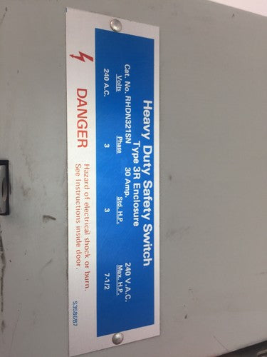 CHALLENGER RHDN321SN HEAVY DUTY SAFETY SWITCH 240VAC 30AMP 3PH 7-1/2HP RAINPROOF3