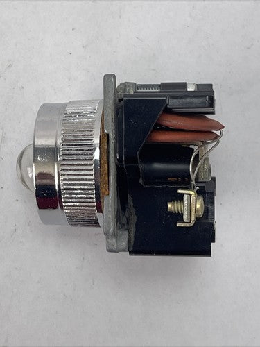 CUTLER HAMMER 10250T228 STD. IND. LIGHT 1 HOLE MTG. 440VDC4