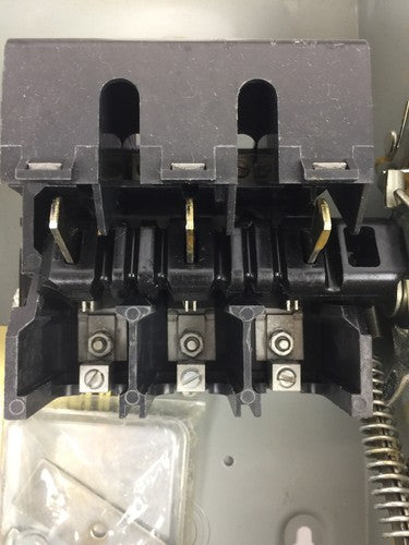 CROUSE-HINDS HU361AW HEAVY DUTY SAFETY SWITCH 30A 600VAC 3 POLES 9