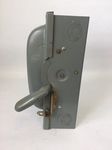 SQUARE D H322 FUSIBLE SAFETY SWITCH SERIES A1 240VAC 60AMP 15HP 3 POLE2