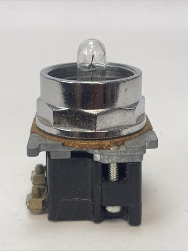 CUTLER HAMMER 10250T182 STD. IND. LIGHT TRANS. 1 HOLE MTG. 240V 50-60HZ3