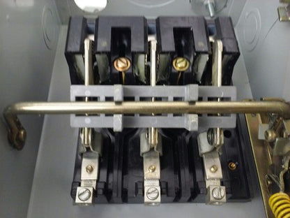 CHALLENGER HD362NFC, SAFETY SWITCH, TYPE 1 INDOOR, 60A, 600VAC/600DC, 3P, USED5