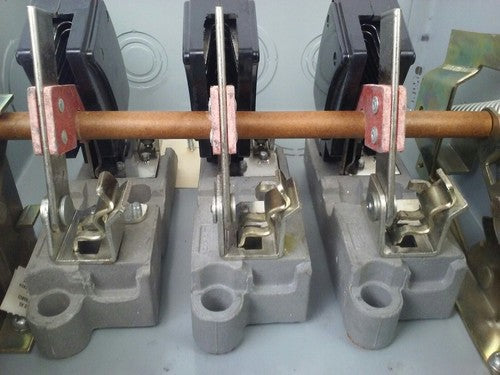 FPE 1132R FUSIBLE HEAVY DUTY SAFETY SWITCH 3P, 100A, 240VAC, 4 WIRE, 30HP7