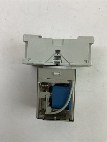 ALLEN BRADLEY 700-HN100 SER D RELAY SOCKET 700-HA32Z24 RELAY 24VDC 10A2
