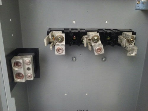 GE TH4324 MODEL 7 FUSIBLE SAFETY SWITCH 3P 200A 240V 60 TYPE 1 INDOOR ENCLOSURE4