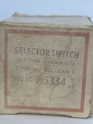 CUTLER HAMMER 10250T15334 SELECTOR SWITCH KEY OPER. NEMA 3-13 3 POS.SPR. RET.1