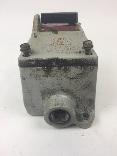 ALLEN BRADELY 600-TEX5 MANUAL STARTER SWITCH 1HP 115-230VAC 3/4HP 115-230VDC 3