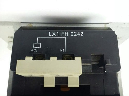 TELEMECANIQUE LC1F330 CONTACTOR, 3PH, 600V, 370A, 250HP, W/ 24V 40/400HZ  COIL10