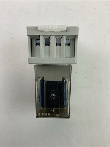 ALLEN BRADLEY 700-HN100 SER D RELAY SOCKET 700-HA32Z24 RELAY 24VDC 10A1