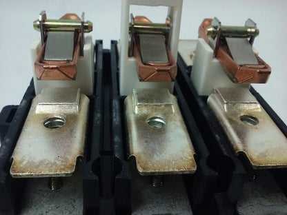 ABB EH160 CONTACTOR, 3PH, 3P BREAKING, 600V, 50-150H.P., 190A, CHIP PLASTIC4