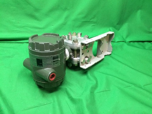 YOKOGAWA UNI PRESSURE TRANSMITTER YA12F-SET4/FMF1/BR1 140 PSI 24V DC2