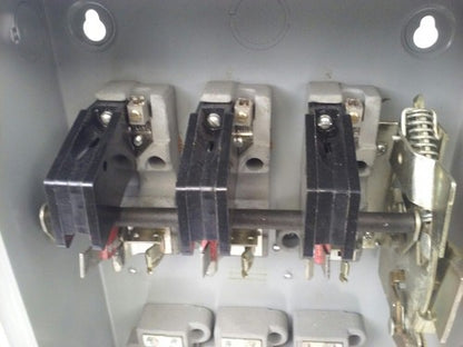 FPE 1336R FUSIBLE SAFETY SWITCH 3P, 30A, 600VAC, 3 WIRE, 3 BLADES, 20HP 7