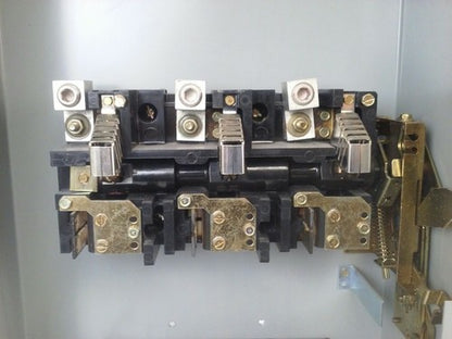 GE TH4324 MODEL 7 FUSIBLE SAFETY SWITCH 3P 200A 240V 60 TYPE 1 INDOOR ENCLOSURE5