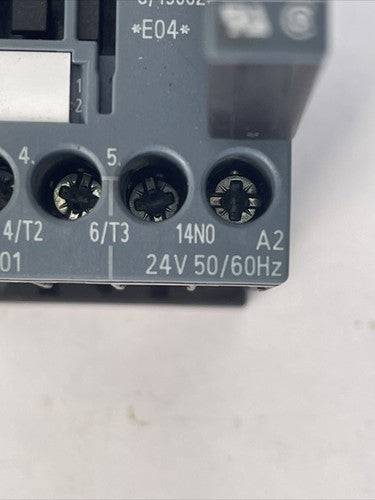 SIEMENS 3RT2015-1AB01 CONTACTOR 600VAC 20A COIL 24V 50/60HZ 3RT2916-1BB00 SURGE2