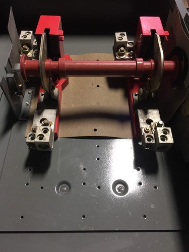 SQUARE D HU225AWK SAFETY SWITCH SINGLE THROW 400 AMP 240 VAC 250 VDC NOT FUSIBLE8