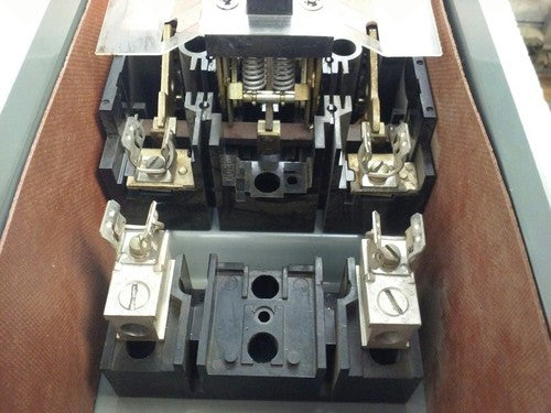 WESTINGHOUSE FDPT2211R SER.B FUSIBLE TWIN PANELBOARD SWITCH 30A 240V 2P 7.5HP4