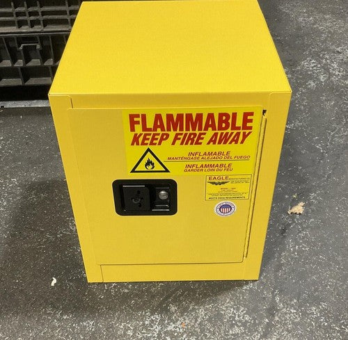 EAGLE MFG. 1904 SAFTEY STORAGE CABINET 4 GALLON0